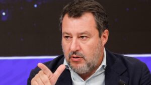 “Due morti in 48 ore dopo l’uso del taser: Salvini difende i carabinieri”